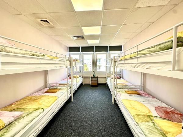 Hostel Żurawia : photo 4 de la chambre lit superposé dans dortoir pour femmes 
