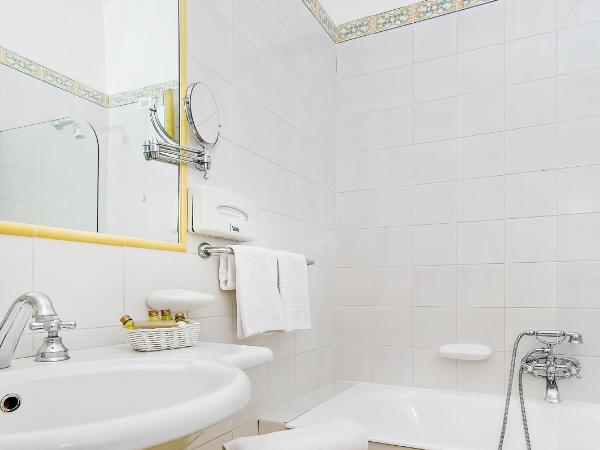 Hotel Minerva : photo 2 de la chambre chambre double ou lits jumeaux Économique