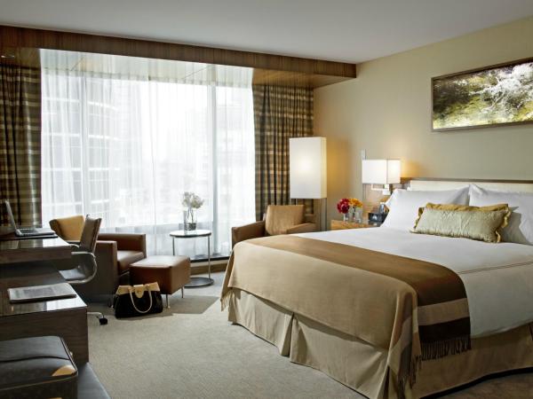 Fairmont Pacific Rim : photo 5 de la chambre chambre lit king-size fairmont gold - vue sur ville