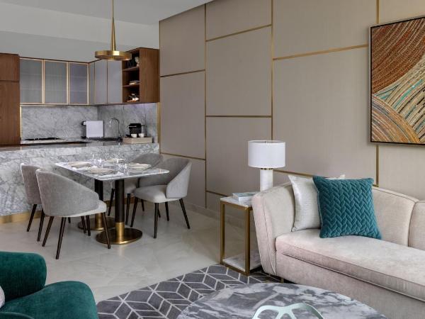 InterContinental Residences Dubai Business Bay, an IHG Hotel : photo 5 de la chambre one-bedroom apartment with balcony and canal view - high floor