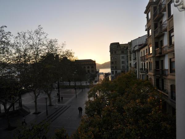 Pension Alameda : photo 9 de la chambre chambre familiale - vue sur mer