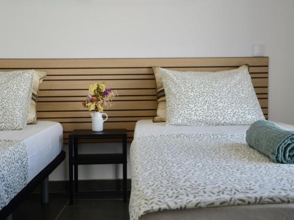 RIA Terrace : photo 2 de la chambre chambre double deluxe avec balcon