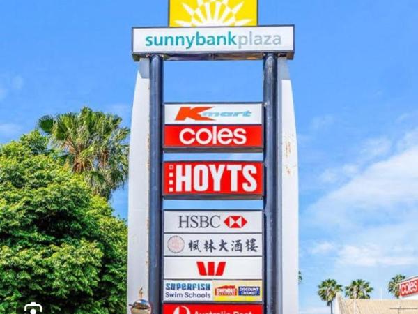 262ATroughton : photo 8 de la chambre suite lit king-size avec balcon