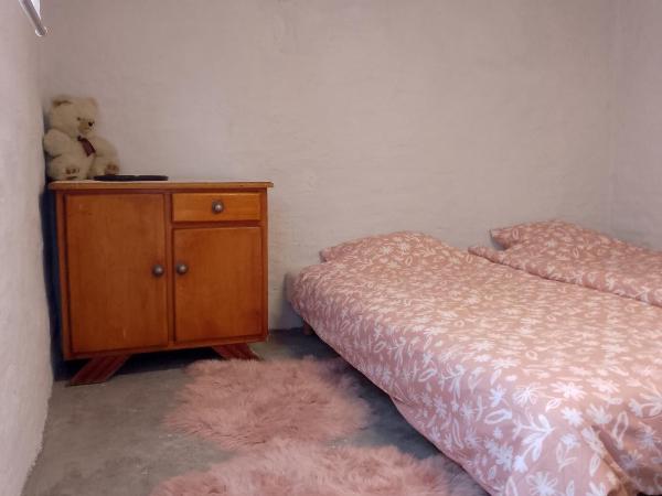 Room with carparking, bicycles and small breakfast : photo 1 de la chambre chambre lits jumeaux