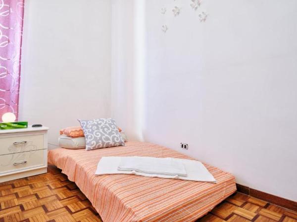 Apt Venice City : photo 4 de la chambre chambre triple avec salle de bains commune
