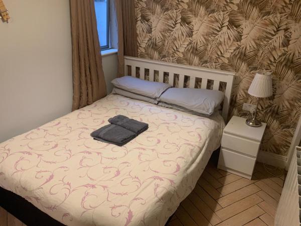 wake up with 2 cats on your face : photo 6 de la chambre chambre double