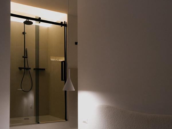 San Michele Luxury Rooms : photo 2 de la chambre chambre lit queen-size avec baignoire spa