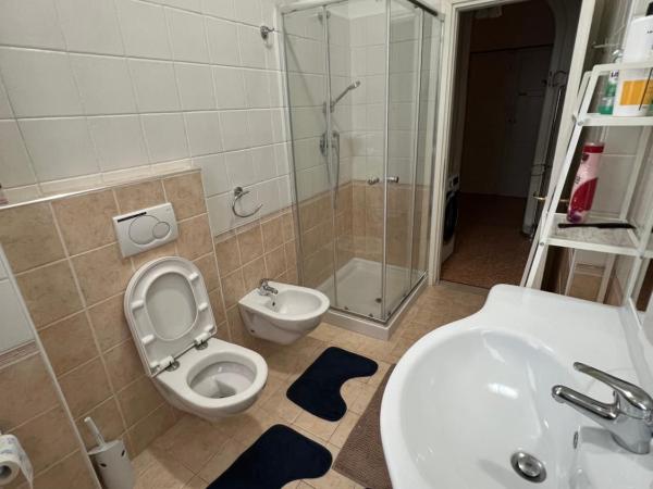 Amrani Rooms : photo 8 de la chambre chambre double avec salle de bains commune