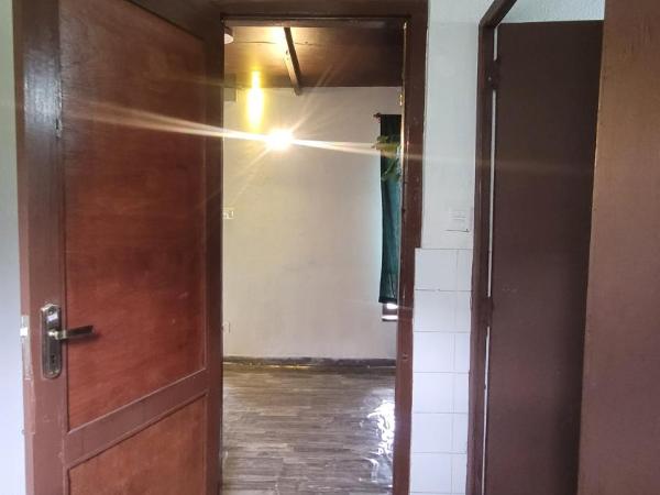 Karunamaya Hotel : photo 5 de la chambre chambre double ou lits jumeaux deluxe - vue sur montagne