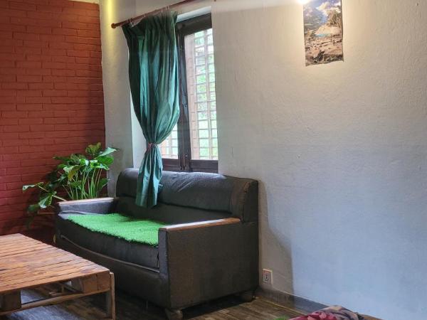 Karunamaya Hotel : photo 4 de la chambre chambre double ou lits jumeaux deluxe - vue sur montagne