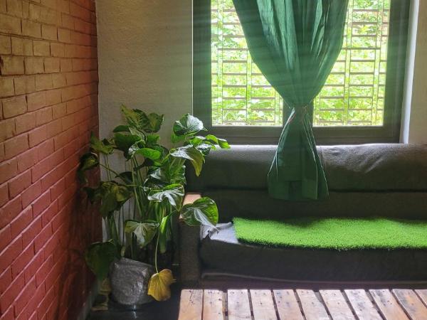 Karunamaya Hotel : photo 1 de la chambre chambre double ou lits jumeaux deluxe - vue sur montagne