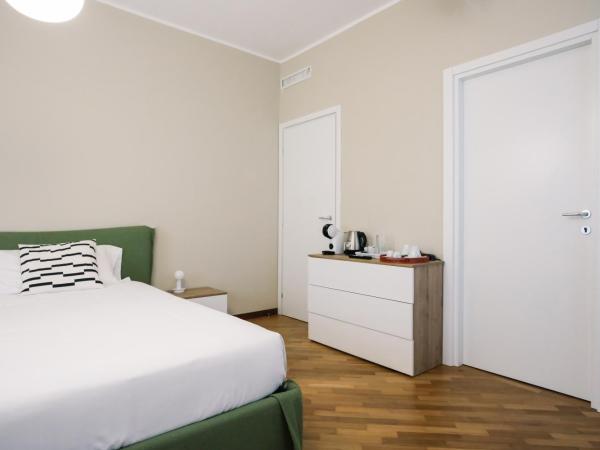 Flora Inn Scotti's House - Due passi in centro : photo 5 de la chambre chambre double avec salle de bains privative