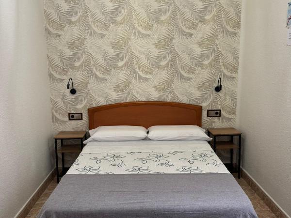 Pensión Numancia : photo 4 de la chambre chambre simple avec salle de bains privative