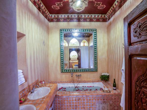 Riad Yalla habibi : photo 6 de la chambre chambre double deluxe avec baignoire
