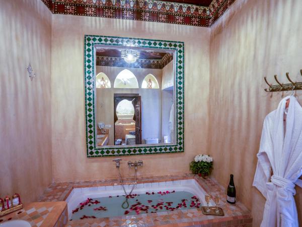 Riad Yalla habibi : photo 7 de la chambre chambre double deluxe avec baignoire