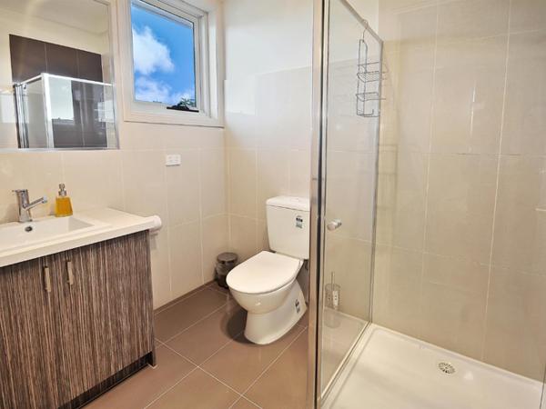 6B - Executive Rooms in Large Property in Brunswick : photo 4 de la chambre chambre double ou lits jumeaux avec salle de bains