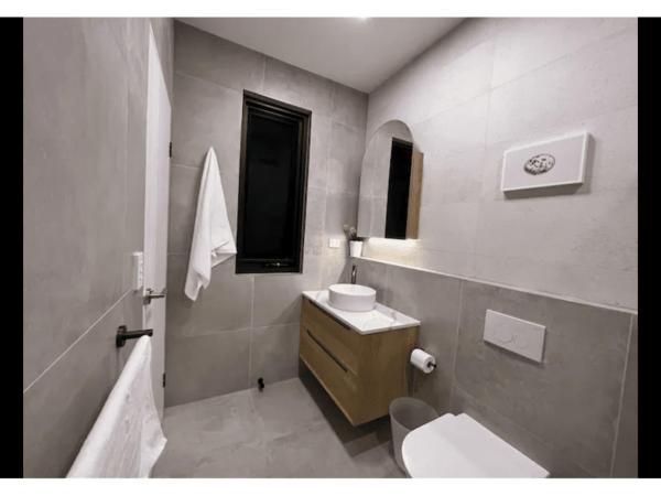 Macquarie Guest House : photo 2 de la chambre chambre double ou lits jumeaux avec salle de bains privative