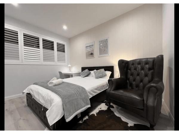 Macquarie Guest House : photo 1 de la chambre chambre double ou lits jumeaux avec salle de bains privative