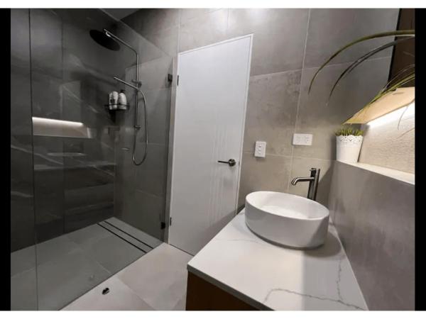 Macquarie Guest House : photo 6 de la chambre chambre double ou lits jumeaux avec salle de bains privative