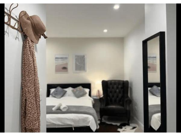 Macquarie Guest House : photo 2 de la chambre chambre double ou lits jumeaux avec salle de bains privative