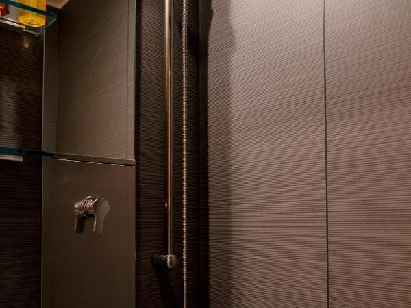 都電屋 TodenHotel : photo 10 de la chambre chambre lits jumeaux avec lit d’appoint - 301