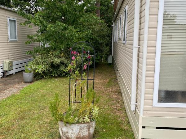 Jasmine 14 - A Peaceful & Spacious Caravan : photo 4 de la chambre mobile home