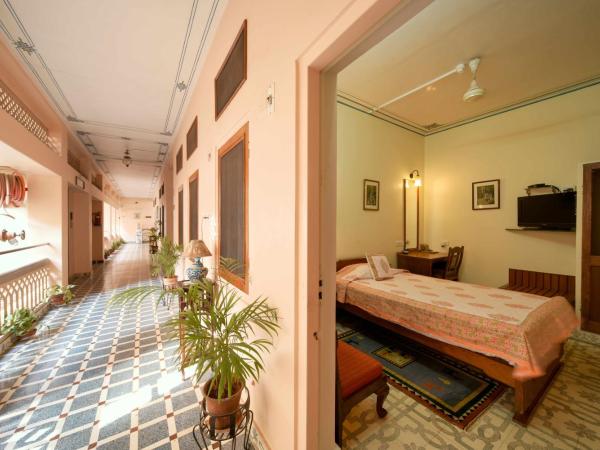 Hotel Arya Niwas : photo 5 de la chambre chambre simple standard