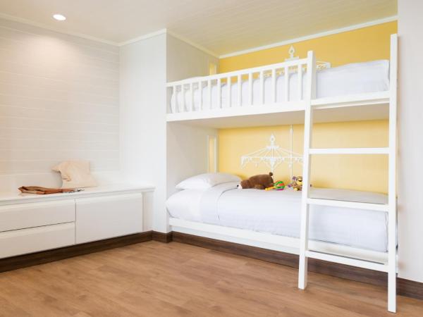 The Riverie by Katathani SHA Extra Plus : photo 3 de la chambre suite familiale