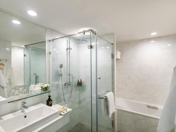 The Riverie by Katathani SHA Extra Plus : photo 2 de la chambre suite familiale