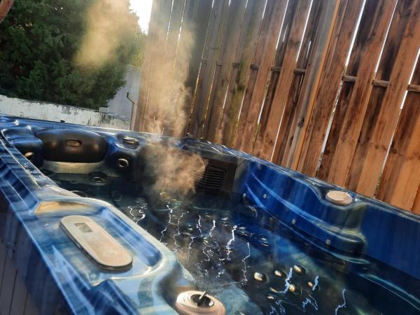 Le Mas Blanc : photo 10 de la chambre chambre double avec salle de bains privative