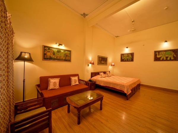 Hotel Arya Niwas : photo 6 de la chambre chambre familiale deluxe