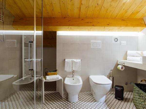 Dadi Home : photo 10 de la chambre chambre double avec salle de bains privative