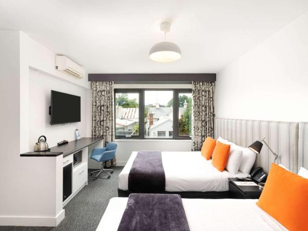 Comfort Hotel East Melbourne : photo 1 de la chambre suite avec 2 lits queen-size