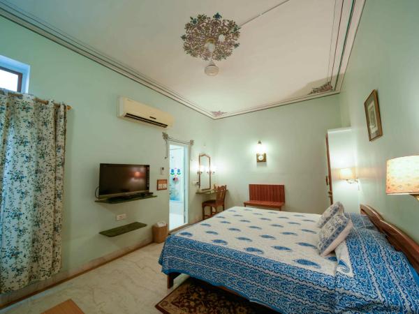 Hotel Arya Niwas : photo 5 de la chambre chambre double ou lits jumeaux supérieure