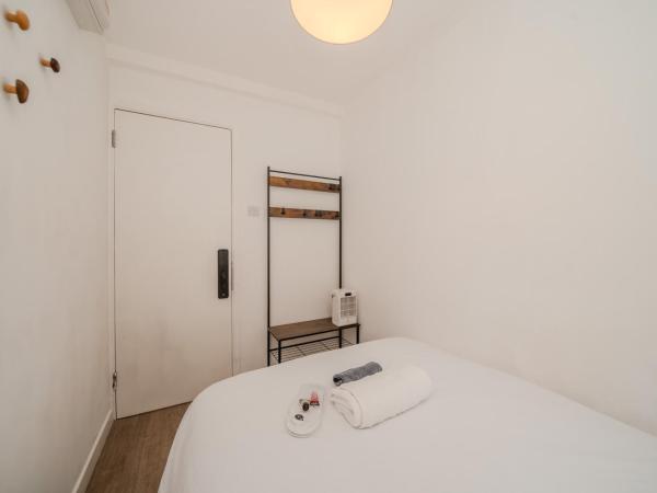 HarmonyNest Parkview Elegance : photo 9 de la chambre chambre double avec salle de bains privative extérieure