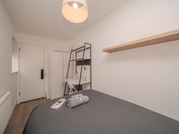 HarmonyNest Parkview Elegance : photo 5 de la chambre chambre double avec toilettes communes