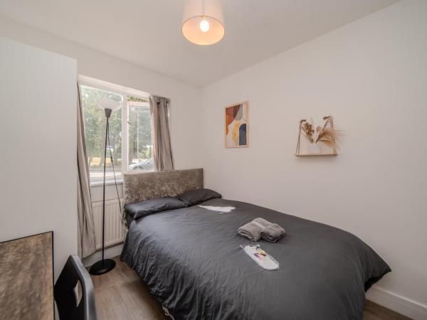 HarmonyNest Parkview Elegance : photo 6 de la chambre chambre double avec salle de bains privative