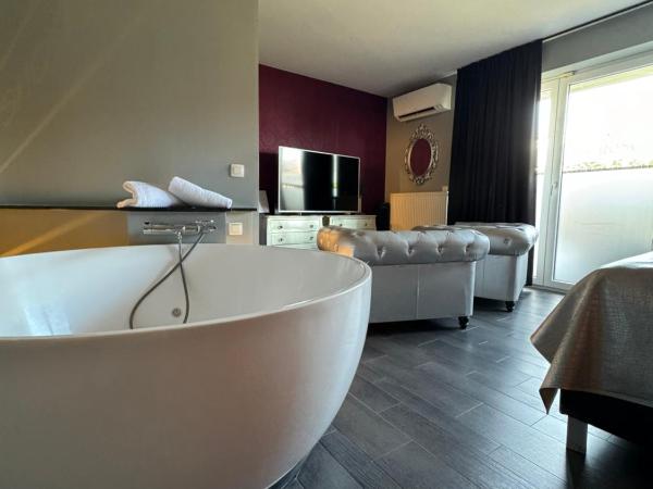 Hôtel Verone - Liège Centre : photo 4 de la chambre chambre double avec jacuzzi