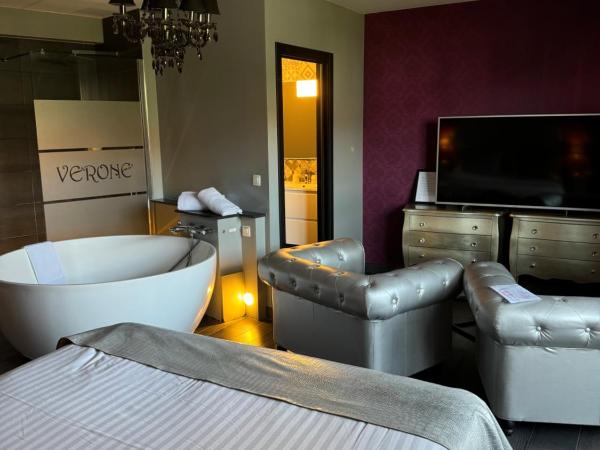 Hôtel Verone - Liège Centre : photo 7 de la chambre chambre double avec jacuzzi