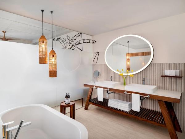 Hyatt Vivid Grand Island Cancun-All Inclusive Adults Only : photo 3 de la chambre vantage club junior suite golf view king