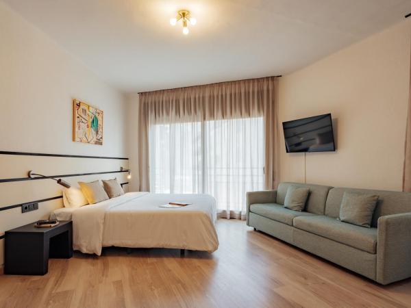 Hotel Robson : photo 2 de la chambre chambre familiale avec balcon