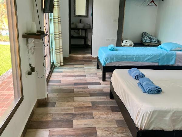 Cancun-Soho : photo 3 de la chambre quadruple room with balcony and view to the garden and pool