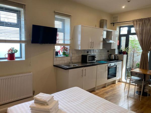 Lyall Apartment Hotel : photo 3 de la chambre studio avec balcon