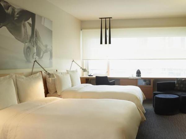 Le Germain Hotel Maple Leaf Square : photo 1 de la chambre chambre de luxe avec 2 lits queen-size