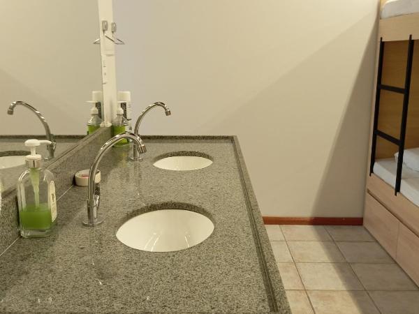 Angatu Hostel Service : photo 9 de la chambre lit simple dans dortoir pour femmes