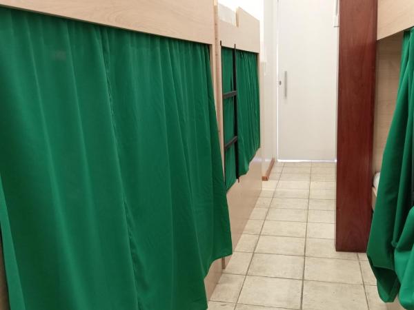 Angatu Hostel Service : photo 6 de la chambre lit simple dans dortoir pour hommes