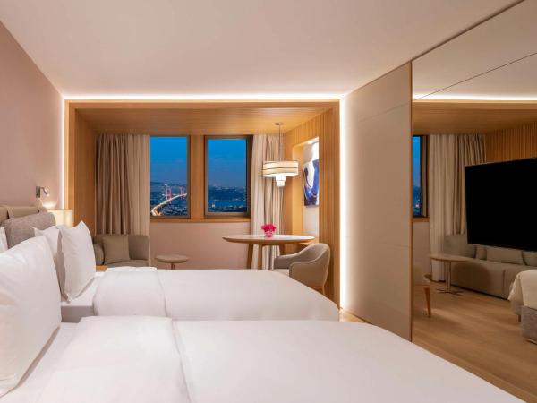 Mövenpick Hotel Istanbul Bosphorus : photo 1 de la chambre chambre lits jumeaux supérieure - vue sur ville