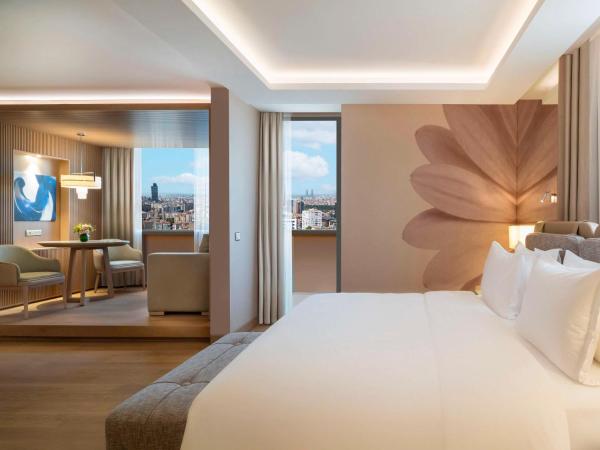 Mövenpick Hotel Istanbul Bosphorus : photo 2 de la chambre suite lit king-size junior - vue sur ville