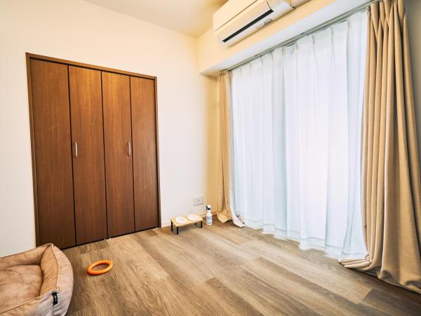 B/C APARTMENT 浅草花園通 レンタカー付ホテル : photo 4 de la chambre comfort pet apartment - pet friendly (rental car included)