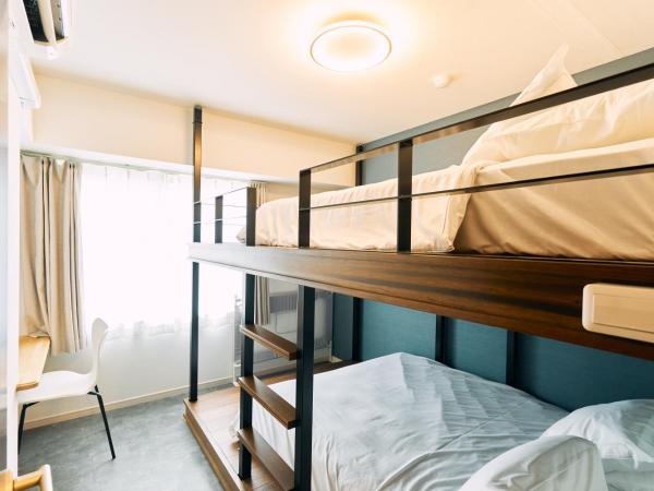 B/C APARTMENT 浅草花園通 レンタカー付ホテル : photo 5 de la chambre comfort family apartment with kids bed - no pets allowed (rental car included)